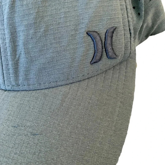 HURLEY flex fit, Nike dri fit women's L-XL light blue hat - Picture 2 of 4